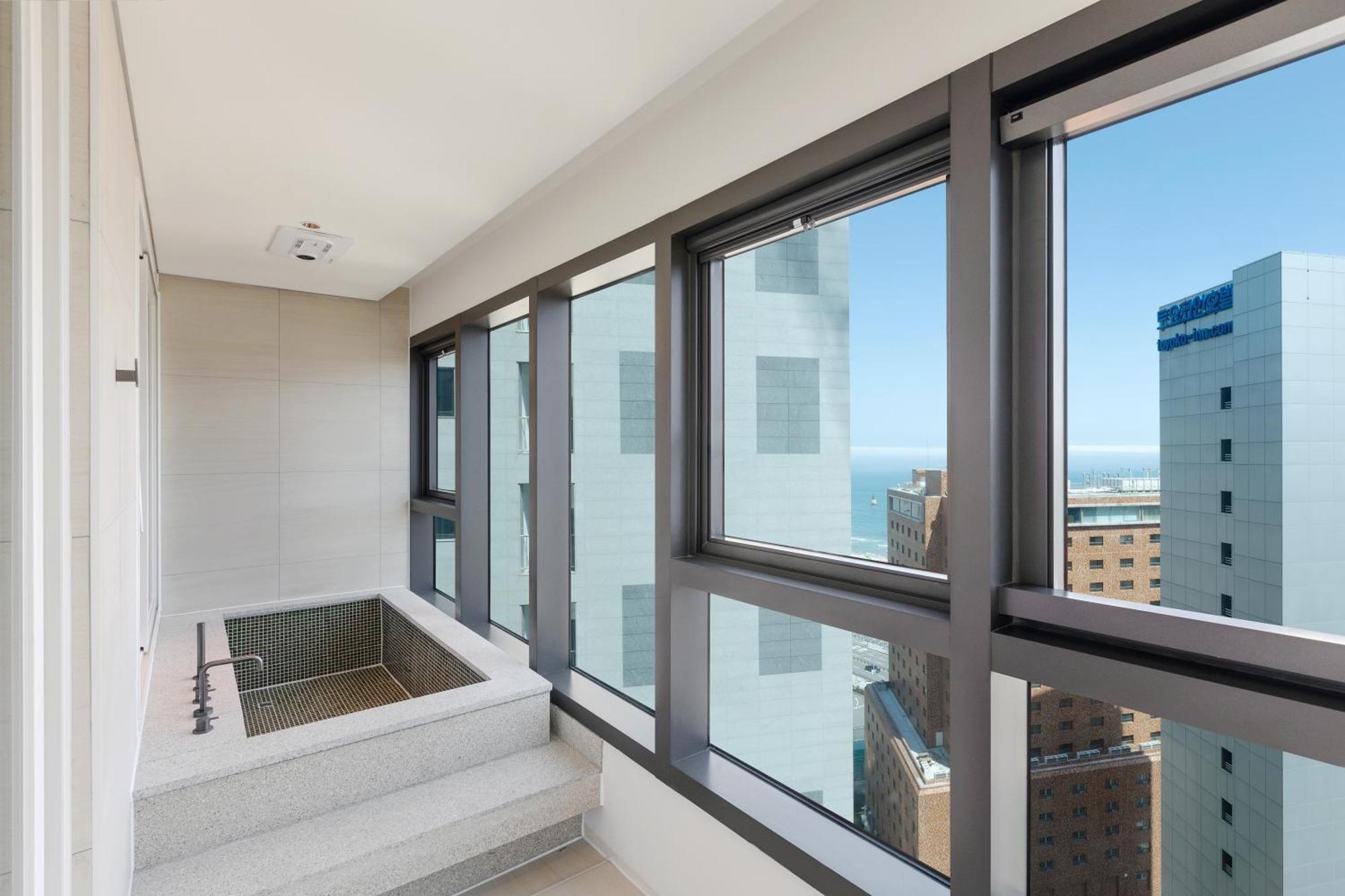 Newcz Haeundae Residence Busan Buitenkant foto